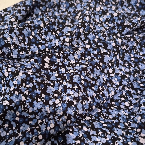 Michael Kors gorgeous navy blue floral blouse Keyhole front opening long sleeves - Picture 12 of 12